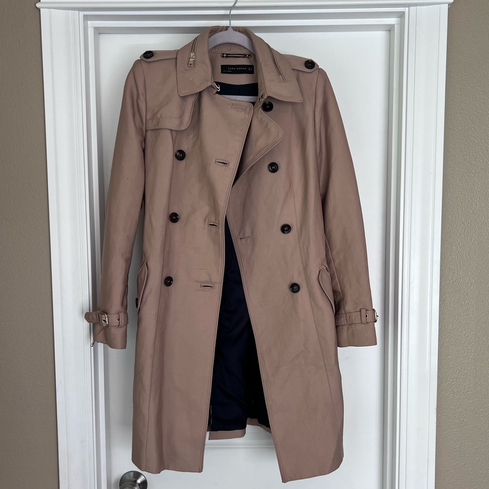 Beautiful Zara trench coat size M